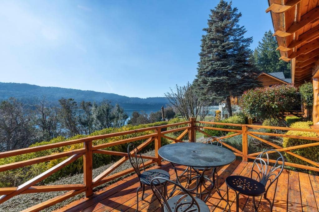 Cabañas con vista al lago: Puerto Pireo, Bariloche